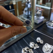 Cargar imagen en el visor de la galería, Anillo en plata con zafiro natural en forma de corazón - Talla 18
